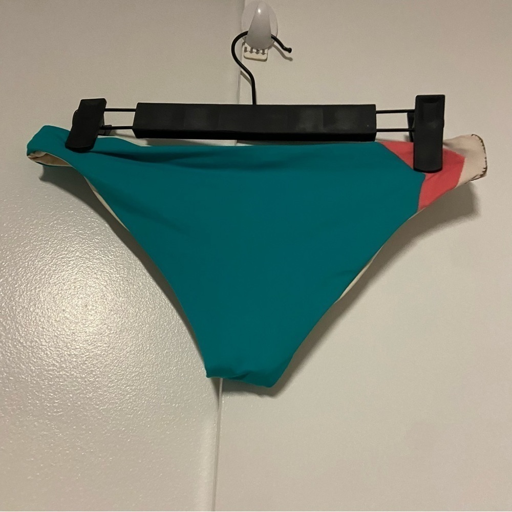 L*Space embroidered bikini bottom Size XS - Picture 4 of 4